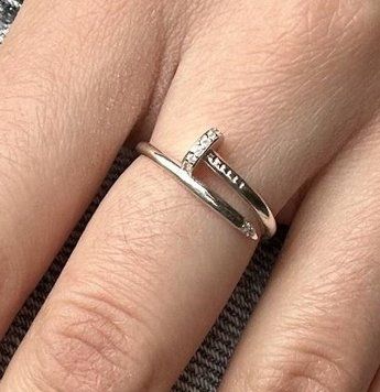 Каблучка Срібна "Цвях" з цирконами (Кільце у стилі Cartier), 925 проба 291493750016 фото